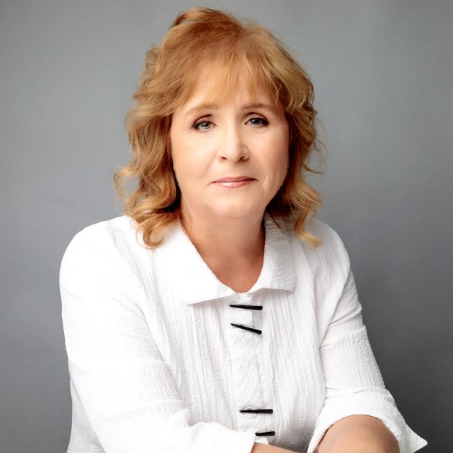 Amy S Reinholdt